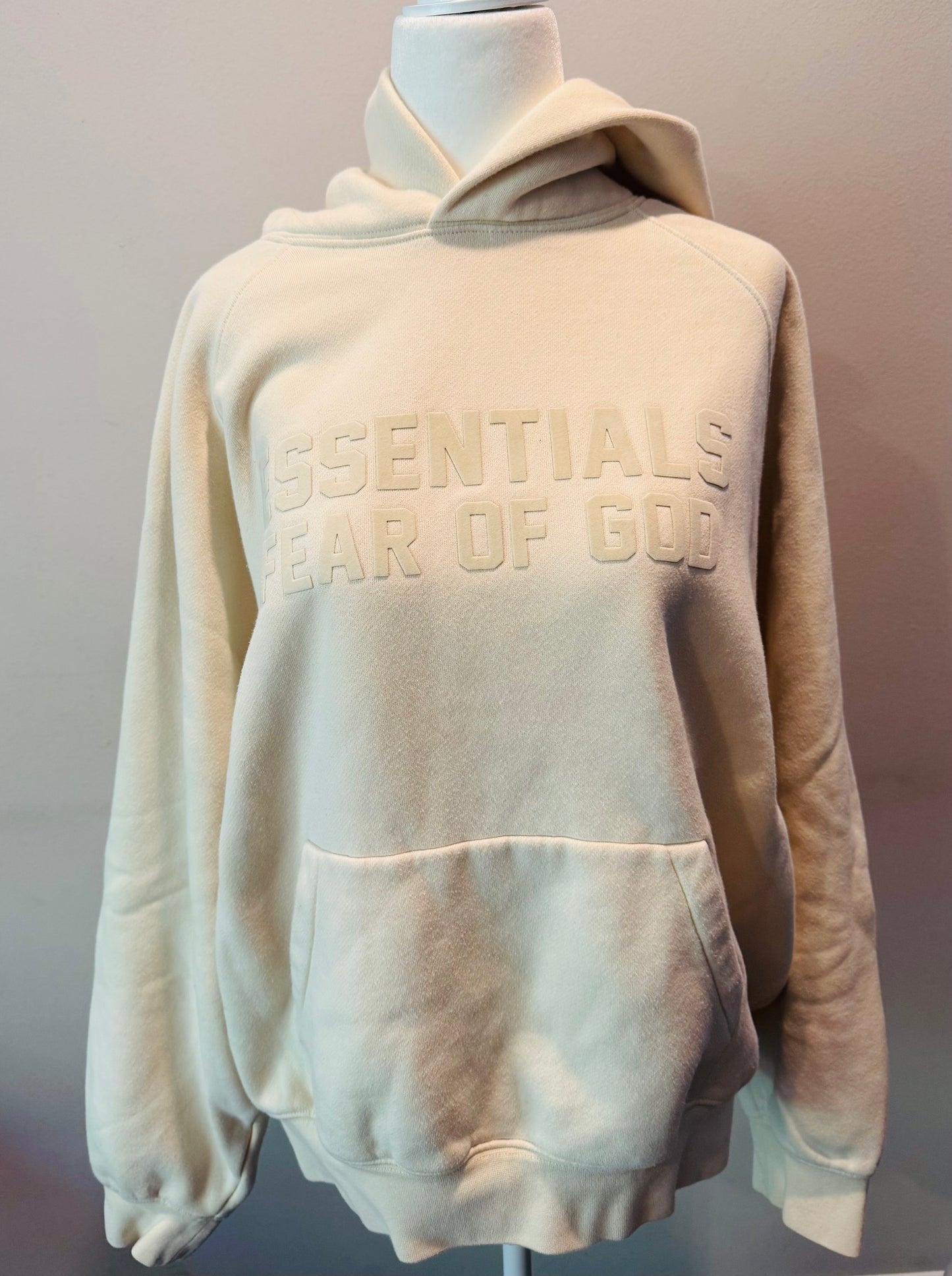 Essentials-Fear of God Hoodie in Eggshell