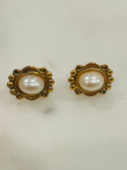 Vintage Gold Tone Pearl Stud Earrings