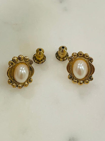 Vintage Gold Tone Pearl Stud Earrings