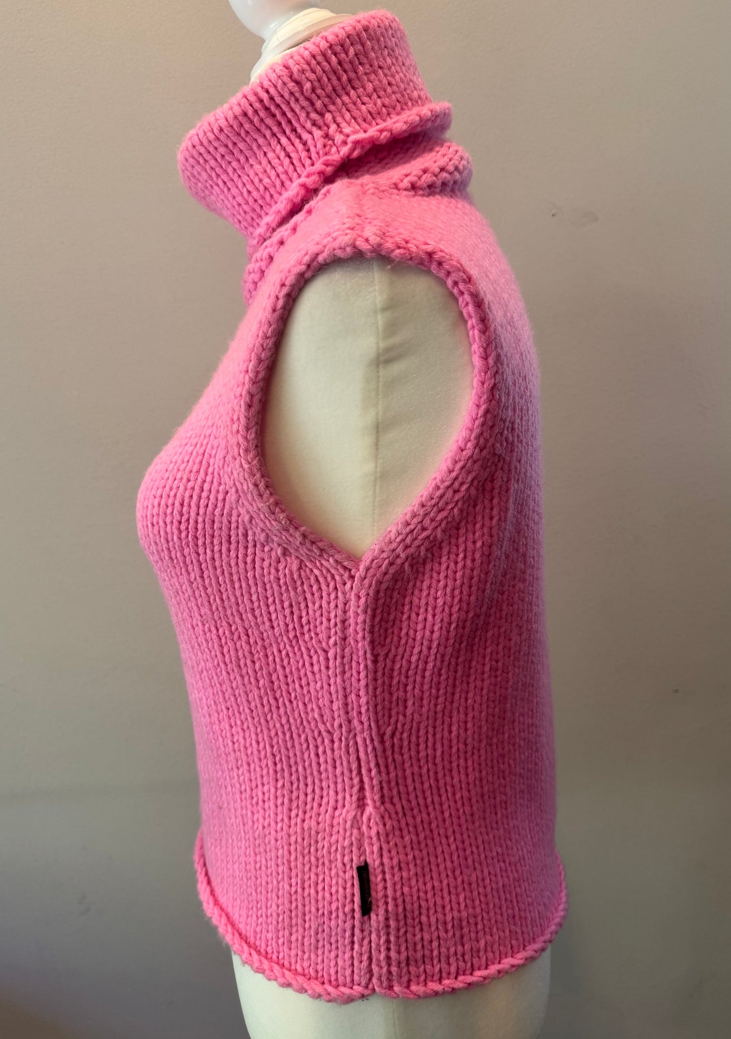 Vintage 1990s Versace Jeans Couture Pink Chunky Knit Turtleneck Sweater