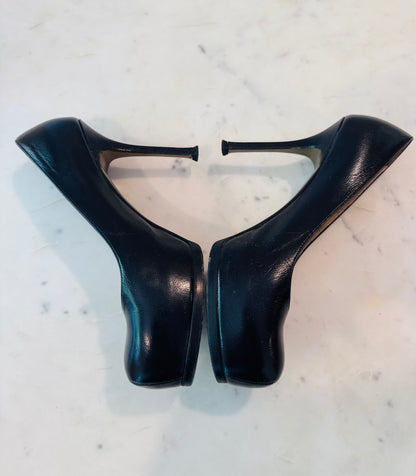 Vintage Yves Saint Laurent Rive Gauche Leather Pumps.