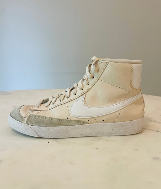 Nike Blazer Mid 77 Sneakers